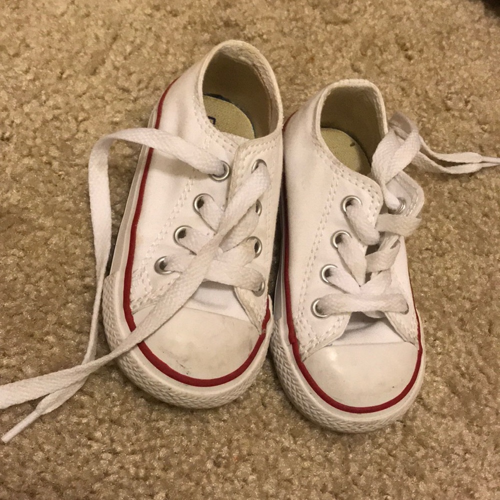 Size 5 toddler white converse